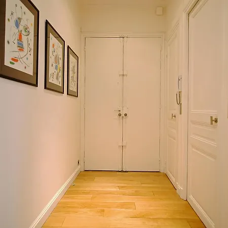 Champs Elysees - Air Conditioning Bed & Breakfast Parigi
