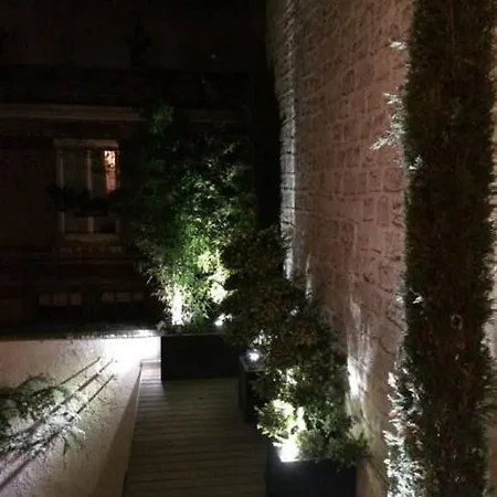 Bed & Breakfast Champs Elysees - Air Conditioning Parigi